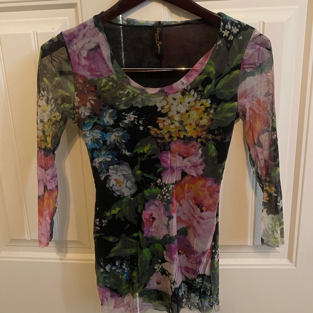 Elana Kattan floral size S top.